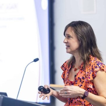 How to speak with confidence at events and webinars